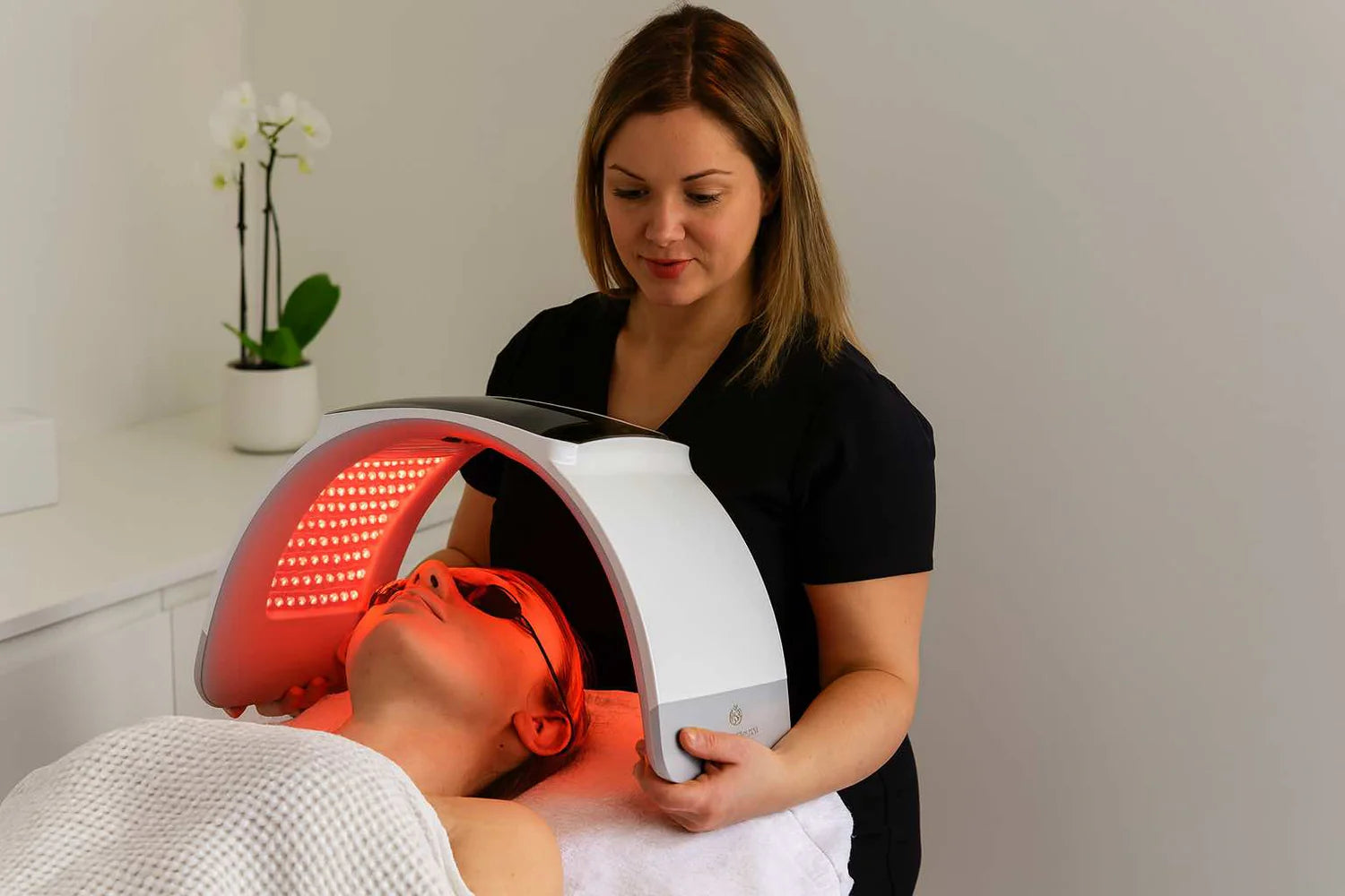 LED Light Therapy Facial at Pure Beauty Lounge, Hampton TW12